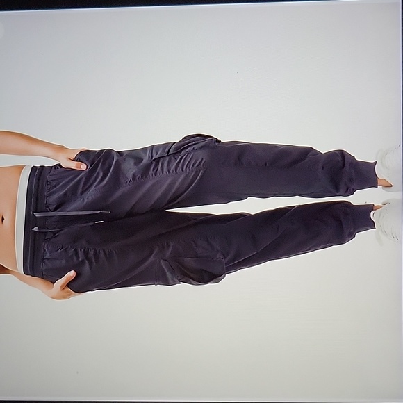 NWT: lululemon Dance Studio Relaxed-Fit MR Cargo Jogger - Picture 14 of 15